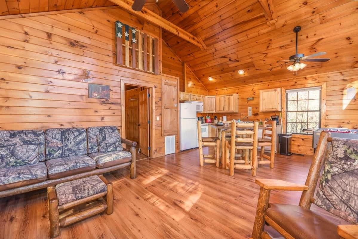 Secluded Cabin Near Smoky Mountains. Hot Tub! Honeymoon! Sevierville Exterior foto